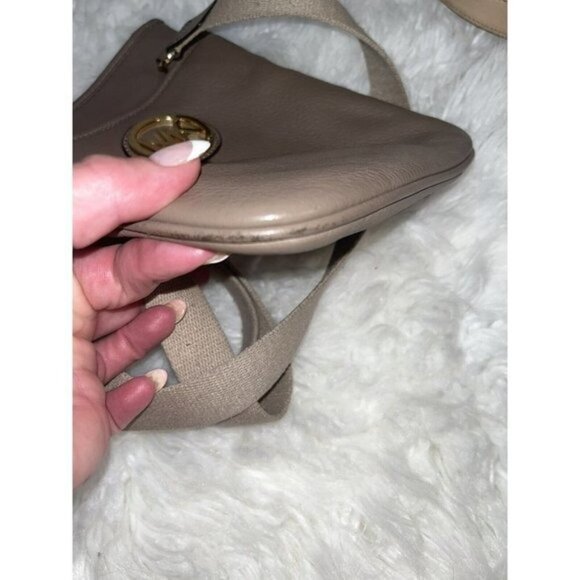 MICHAEL Kors Fulton Leather Swing pack Crossbody Taupe - Picture 12 of 12